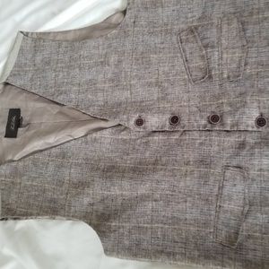 Large mens tan and brown vest